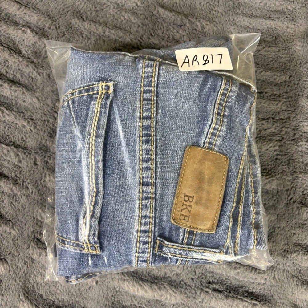 BKE Alec Slim Straight Jeans Mens 28x32 Medium Wash Blue Embroidered Denim AR817